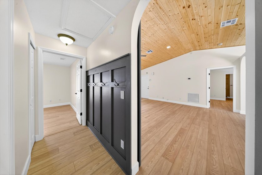 BACK ON MARKET DUE TO PREVIOUS BUYER UNABLE TO OBTAIN FINANCING - photo 21