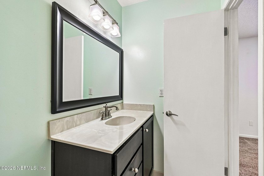 Welcome home to this immaculately maintained all-brick pool home - photo 22