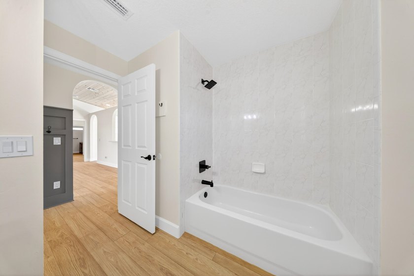 BACK ON MARKET DUE TO PREVIOUS BUYER UNABLE TO OBTAIN FINANCING - photo 28