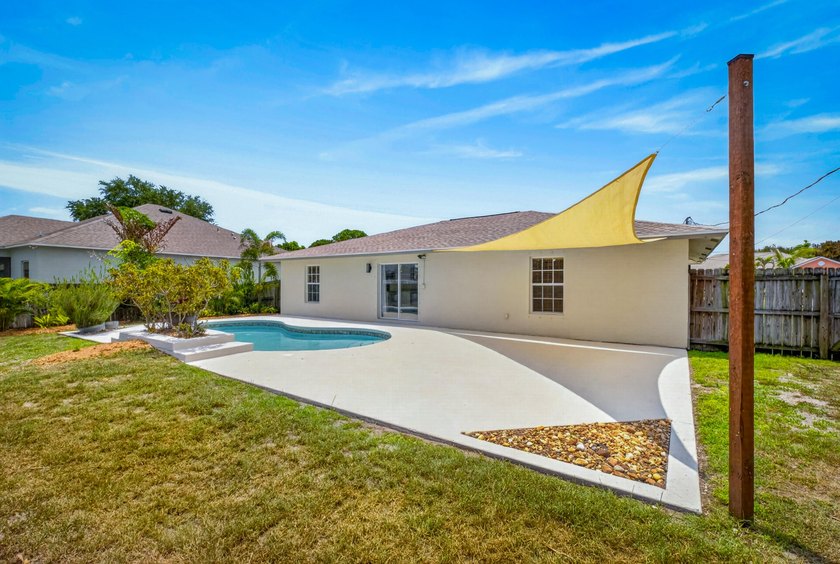 BACK ON MARKET DUE TO PREVIOUS BUYER UNABLE TO OBTAIN FINANCING - photo 31