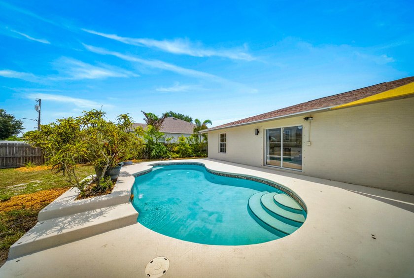 BACK ON MARKET DUE TO PREVIOUS BUYER UNABLE TO OBTAIN FINANCING - photo 32