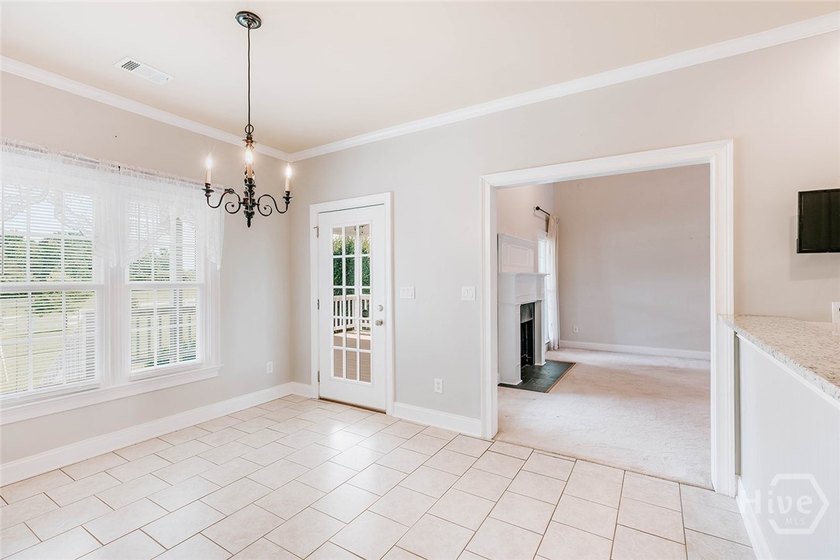 Welcome to this exceptional single-level brick home in Colbert - photo 36