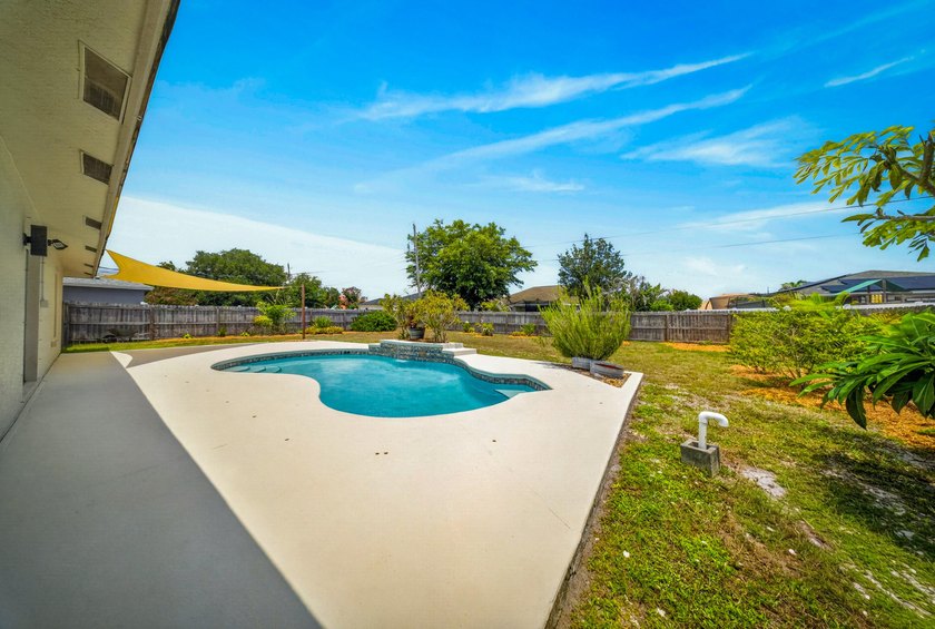 BACK ON MARKET DUE TO PREVIOUS BUYER UNABLE TO OBTAIN FINANCING - photo 40