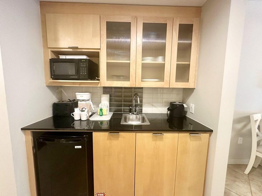 Welcome to ''High Tide,'' a beautifully furnished second-floor - photo 4