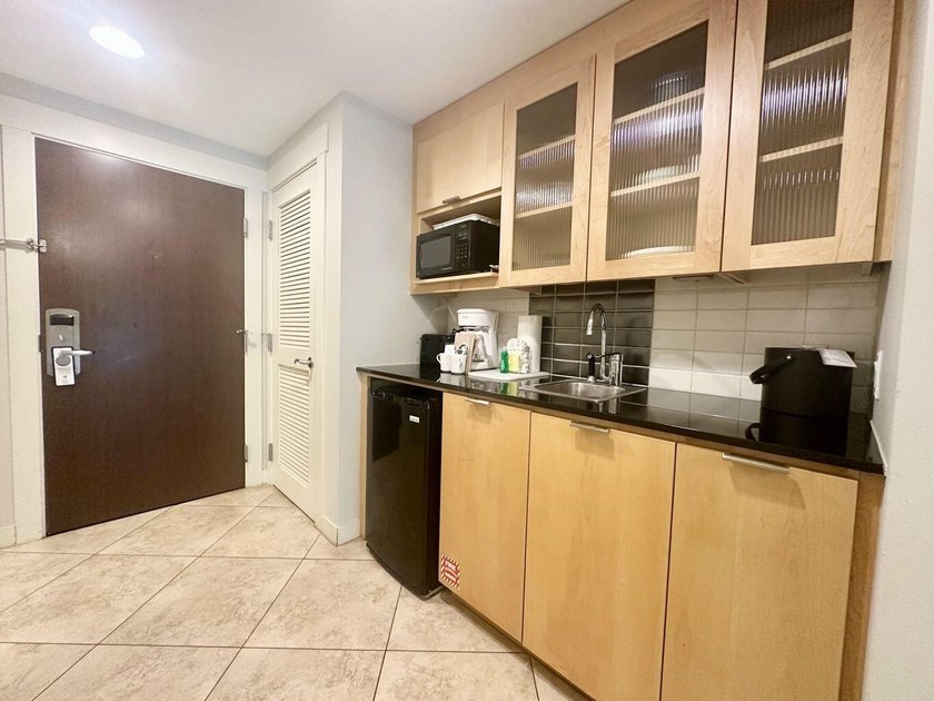 Welcome to ''High Tide,'' a beautifully furnished second-floor - photo 6