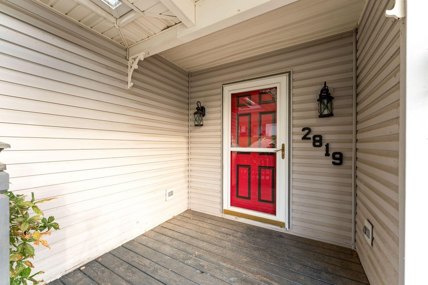Freshly Updated!! Experience energy-efficient living in this - photo 4