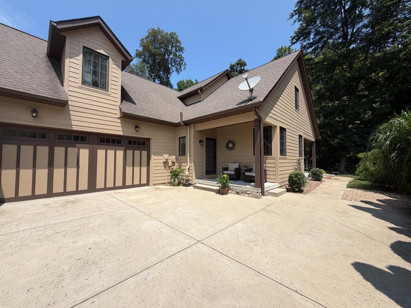 Experience exceptional craftsmanship &amp; modern elegance in this - photo 3