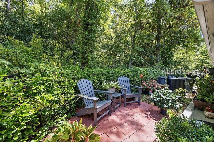 Welcome home to this end-unit 3 bed, 2.1 bath townhome in Azalea - photo 18