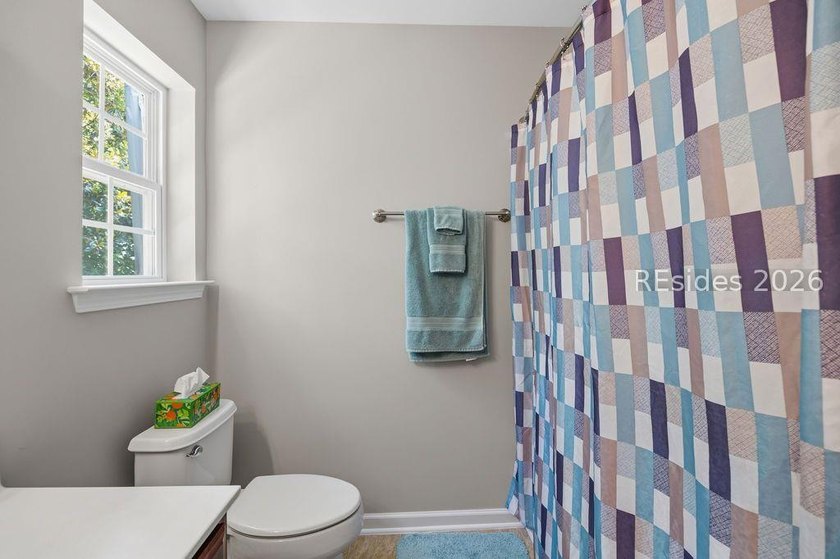 Welcome home to this end-unit 3 bed, 2.1 bath townhome in Azalea - photo 23