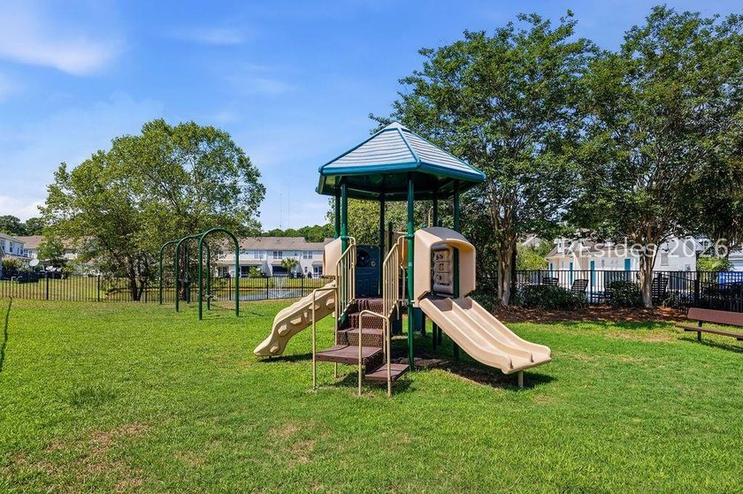 Welcome home to this end-unit 3 bed, 2.1 bath townhome in Azalea - photo 24