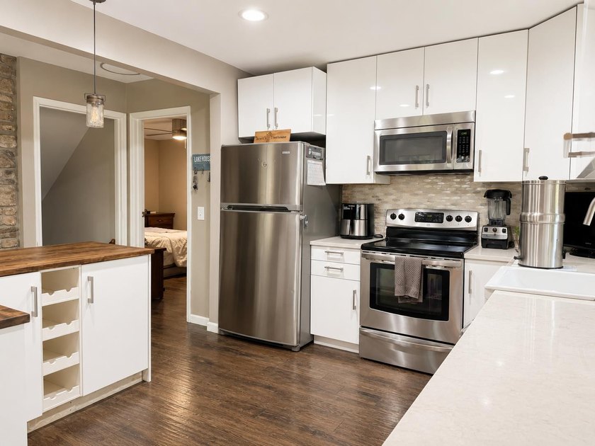 Welcome to Hidden Valley Lake! This 3-bedroom, 2.5-bath home - photo 4