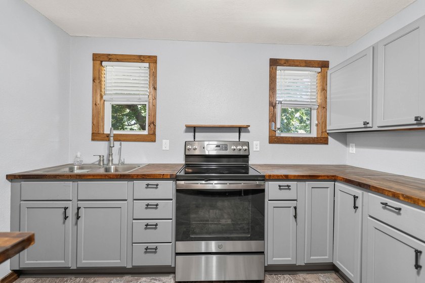 Welcome to this cozy 1-bedroom, 1-bath home in Kellogg, located - photo 18