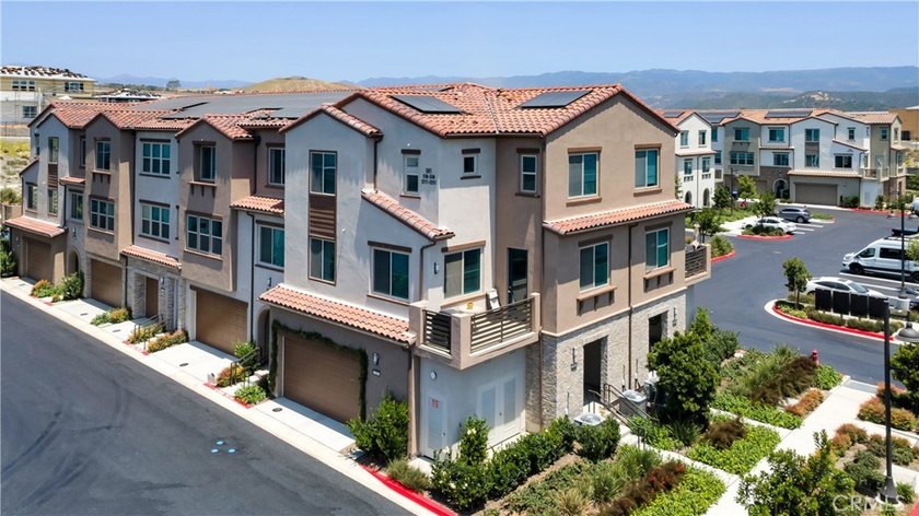 Experience modern living in the Mariposa neighborhood of Rancho - photo 22
