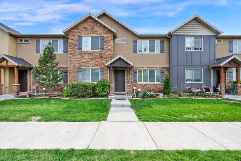 Discover this beautifully maintained 4-bedroom, 2.5-bathroom - photo 22