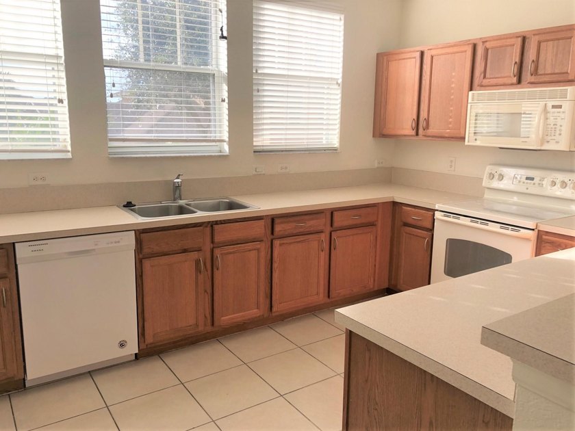 Tenant Occupied through April 2027. Great investment property - photo 8