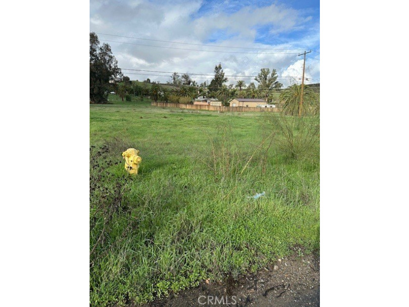 Great lot to build a speck house or your dream home. Five - photo 2