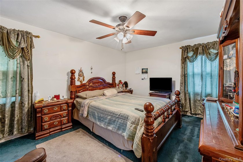Welcome 30-19 Bessemund Ave, Bayswater....This legal 2 family - photo 12