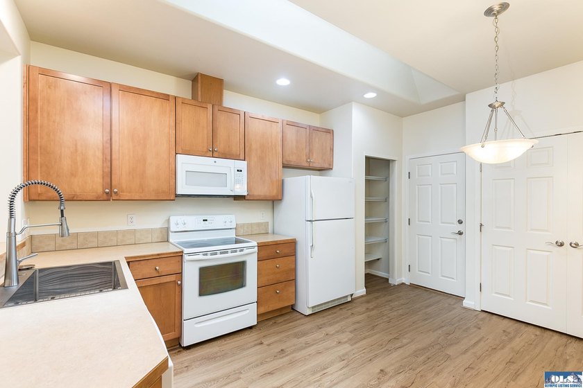 Single Story 2 bedroom, 2 bath townhome in desirable Jennie - photo 18