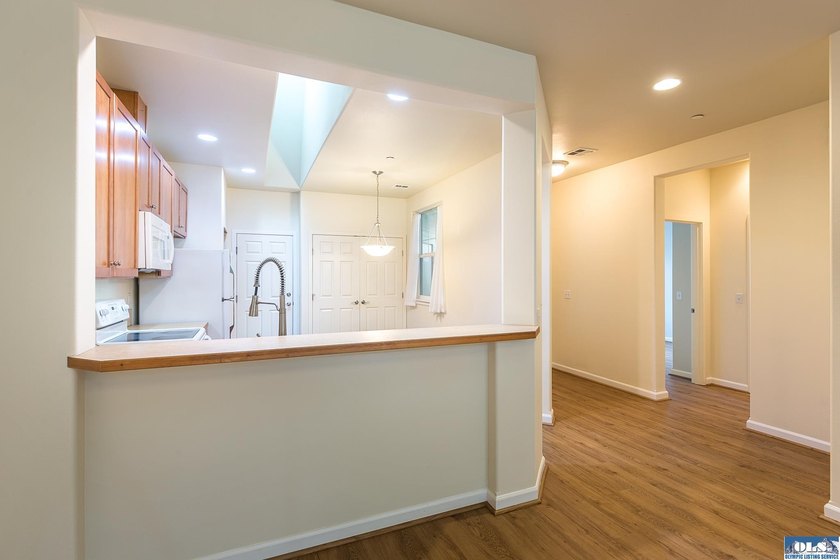 Single Story 2 bedroom, 2 bath townhome in desirable Jennie - photo 21