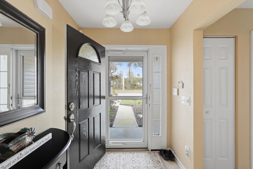 Beautifully FURNISHED, well maintained 3 bed 2 bath ranch with - photo 3