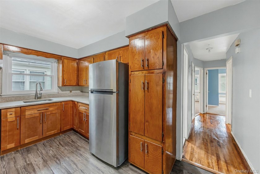 Welcome 30-19 Bessemund Ave, Bayswater....This legal 2 family - photo 23
