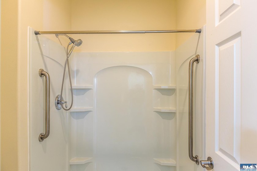 Single Story 2 bedroom, 2 bath townhome in desirable Jennie - photo 26