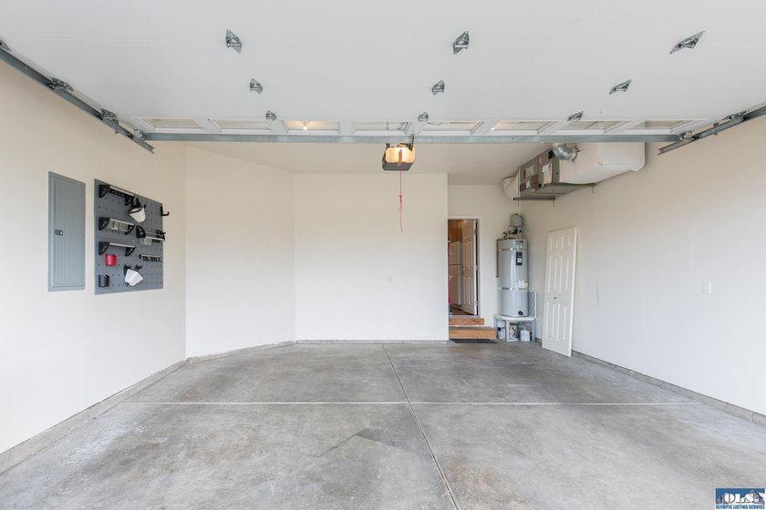 Single Story 2 bedroom, 2 bath townhome in desirable Jennie - photo 29
