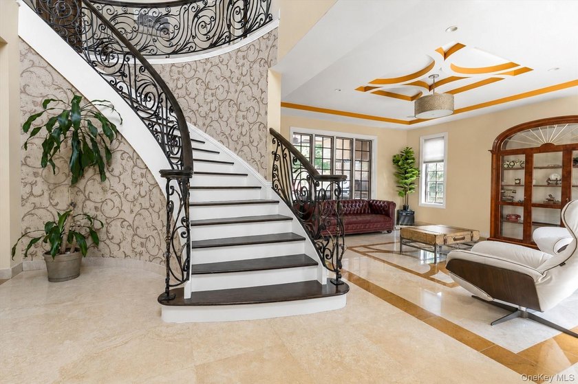 Located in the prestigious enclave of Malba, this extraordinary - photo 2