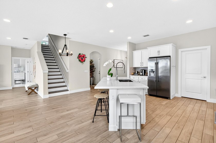 YOU CAN RENT OUT THE PROPERTY IMMEDIATELY! Welcome home to your - photo 12