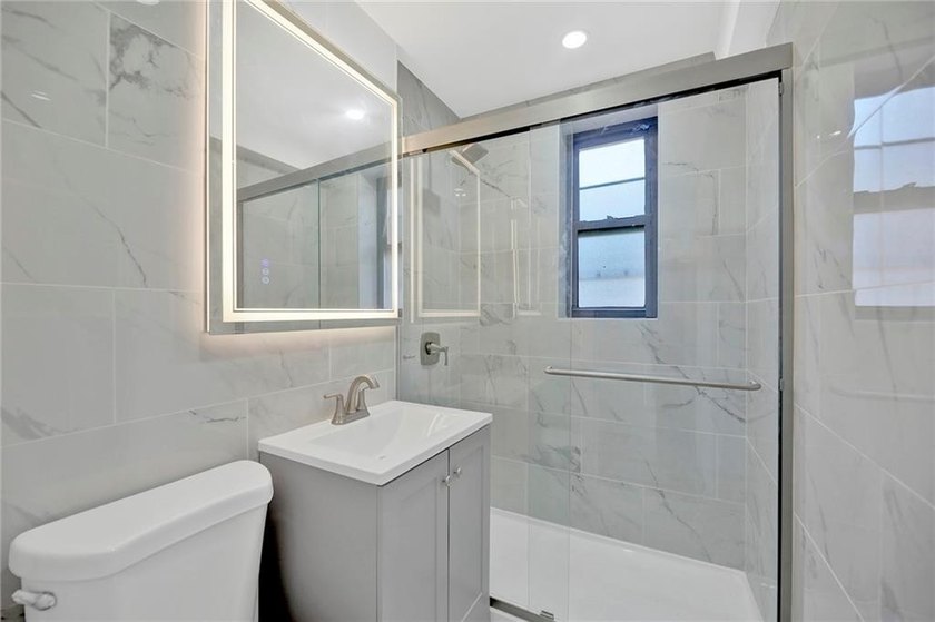 Welcome to this move-in ready first-floor studio co-op, offering - photo 20