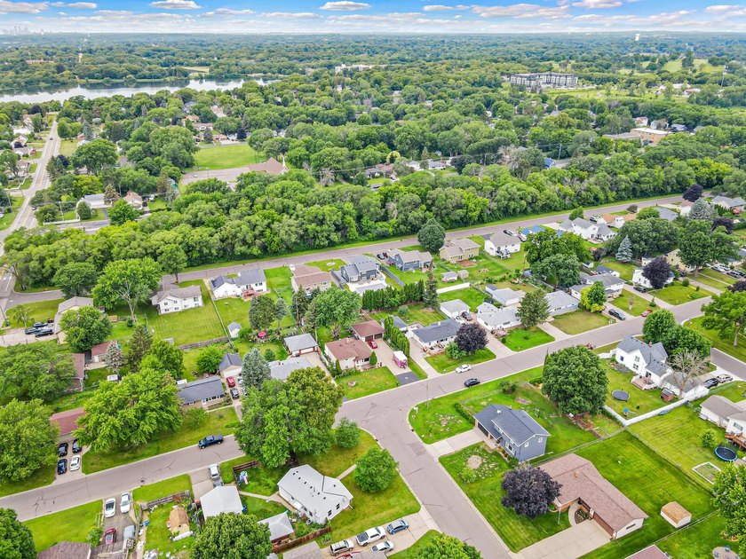 First time on the market! Lovingly maintained by the original - photo 34