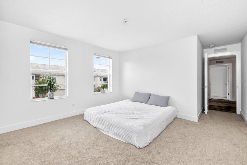 YOU CAN RENT OUT THE PROPERTY IMMEDIATELY! Welcome home to your - photo 42