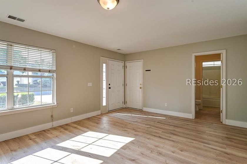 Let's make a DEAL! Bring an offer - Priced to sell - Great - photo 4