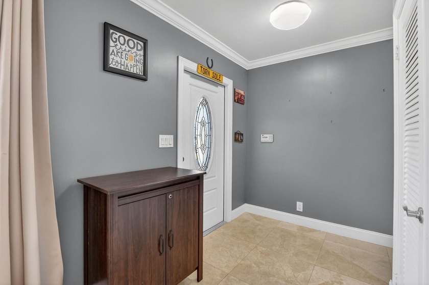 Exceptional 3BR/2BA home (2,332 sqft) in Boca with A-rated - photo 6