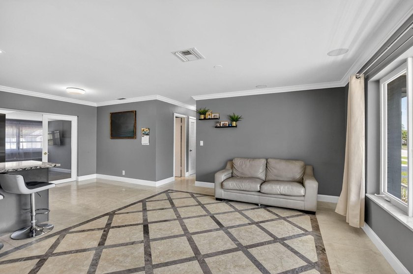 Exceptional 3BR/2BA home (2,332 sqft) in Boca with A-rated - photo 7