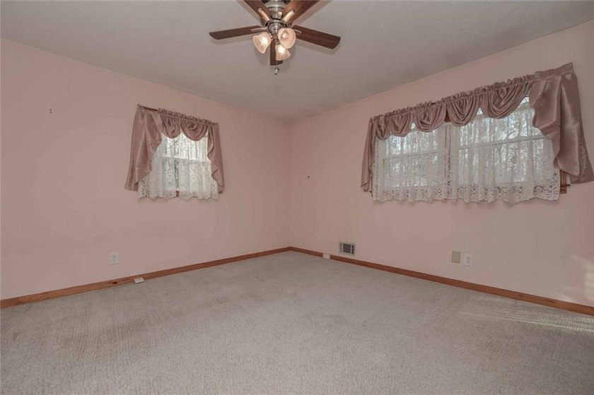 Rare find 5 acre oasis in the middle of the city! Secluded and - photo 22