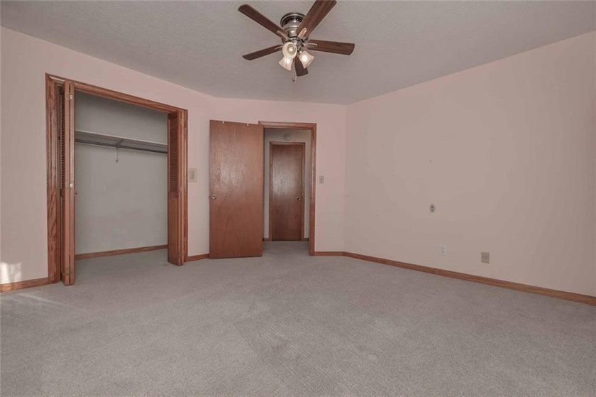 Rare find 5 acre oasis in the middle of the city! Secluded and - photo 23