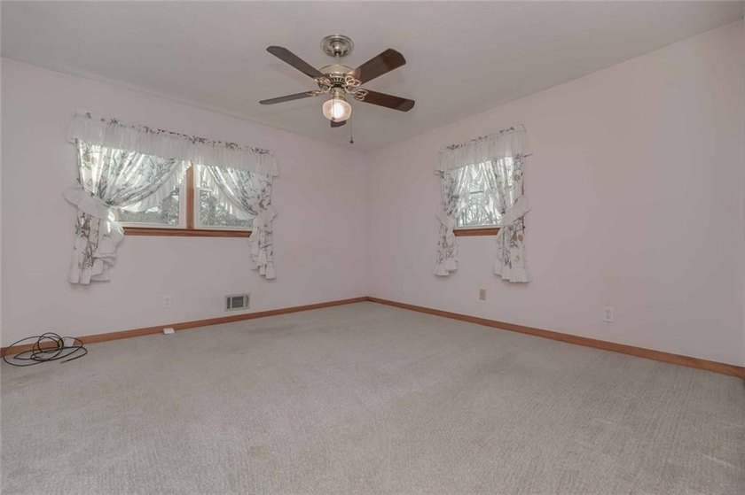 Rare find 5 acre oasis in the middle of the city! Secluded and - photo 24