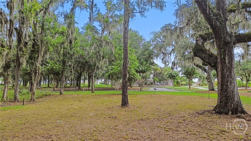Inspired by the timeless beauty of Savannah's historic squares - photo 24