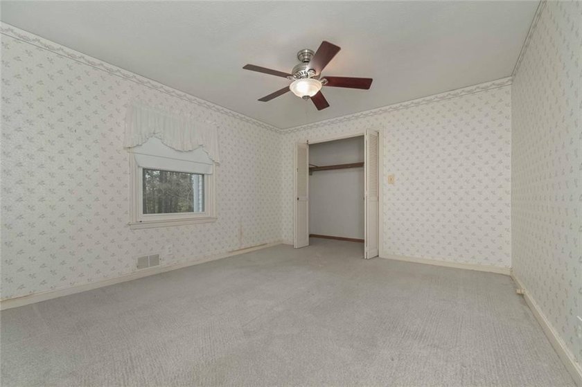 Rare find 5 acre oasis in the middle of the city! Secluded and - photo 26