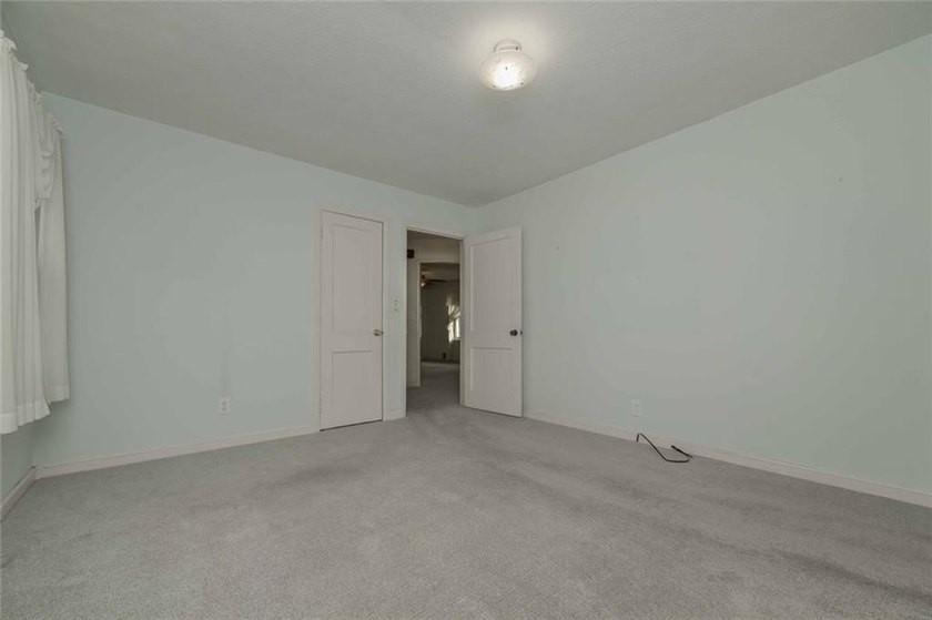 Rare find 5 acre oasis in the middle of the city! Secluded and - photo 27