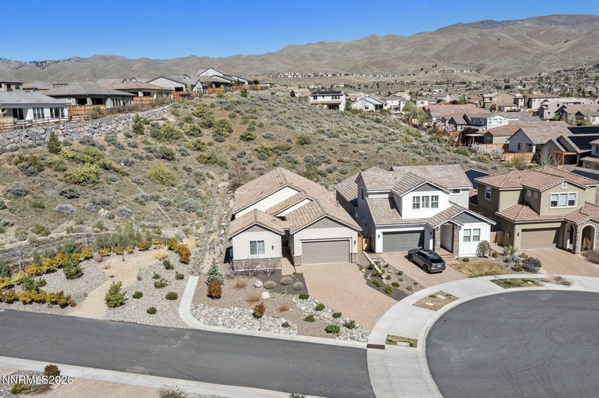 MOTIVATED SELLERS!! Built in 2021, this highly upgraded - photo 4