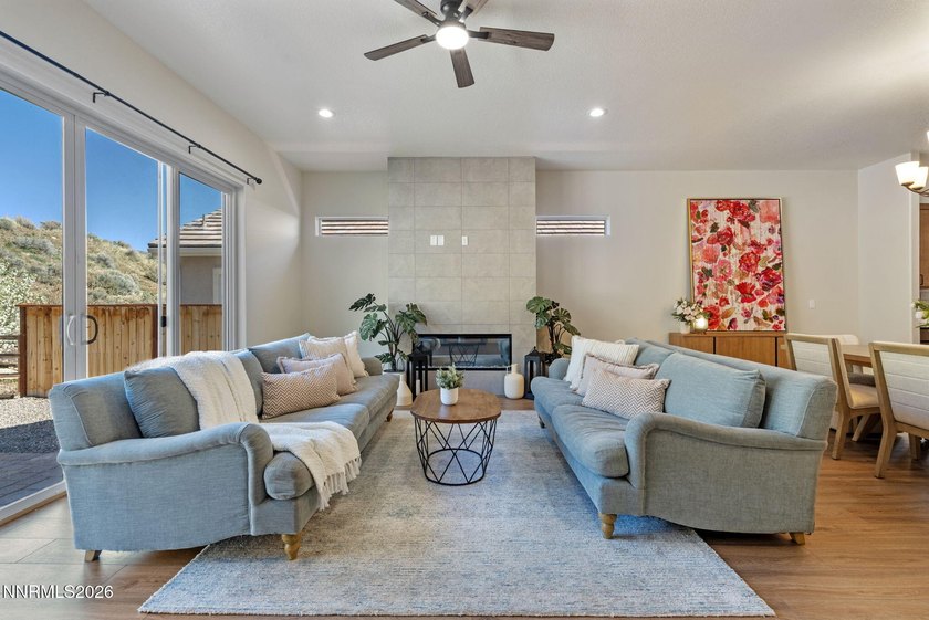 MOTIVATED SELLERS!! Built in 2021, this highly upgraded - photo 5