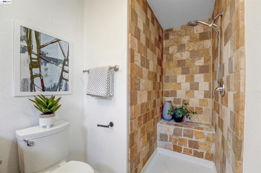 Modern comfort, thoughtful updates, and plenty of space to make - photo 32