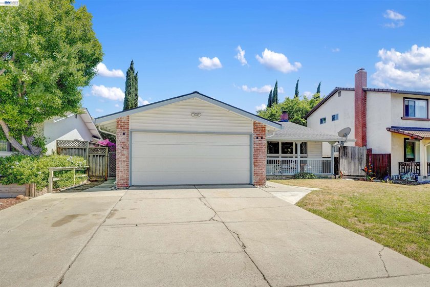Modern comfort, thoughtful updates, and plenty of space to make - photo 44