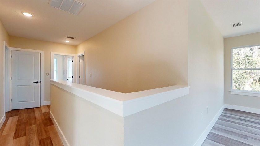Virtually Staged. MOTIVATED SELLER offering a 2023 residence - photo 8