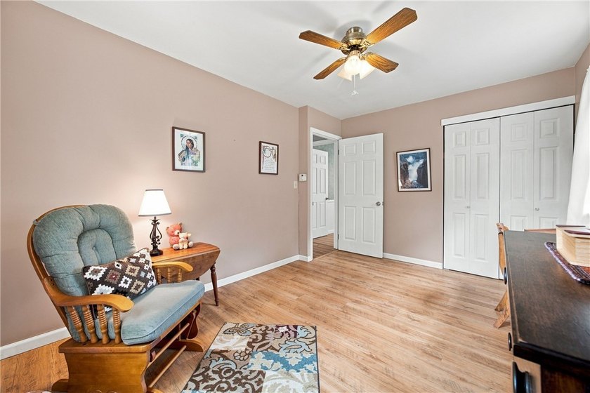 Welcome to the home you've been waiting for! Situated scenically - photo 19