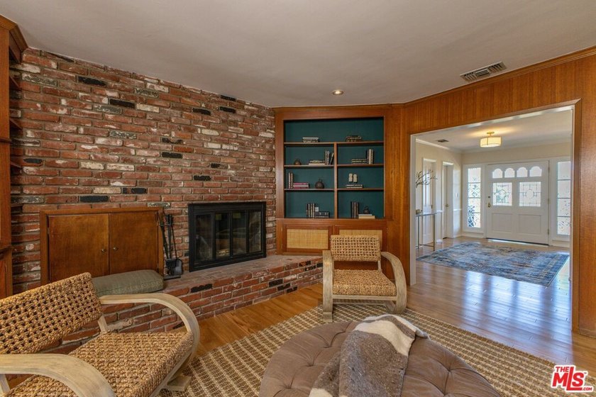 Welcome home to this truly one of a kind Silver Lake home - photo 23