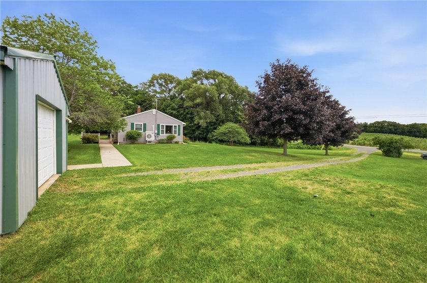 Welcome to the home you've been waiting for! Situated scenically - photo 32