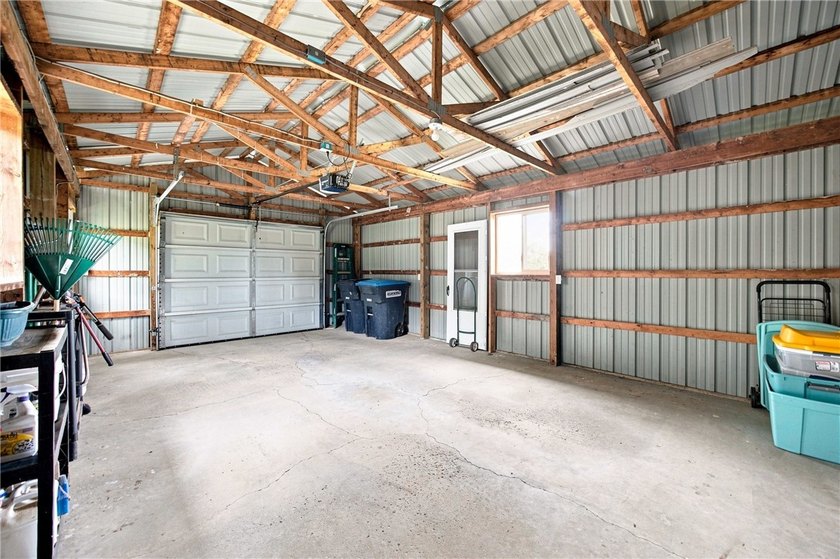 Welcome to the home you've been waiting for! Situated scenically - photo 33